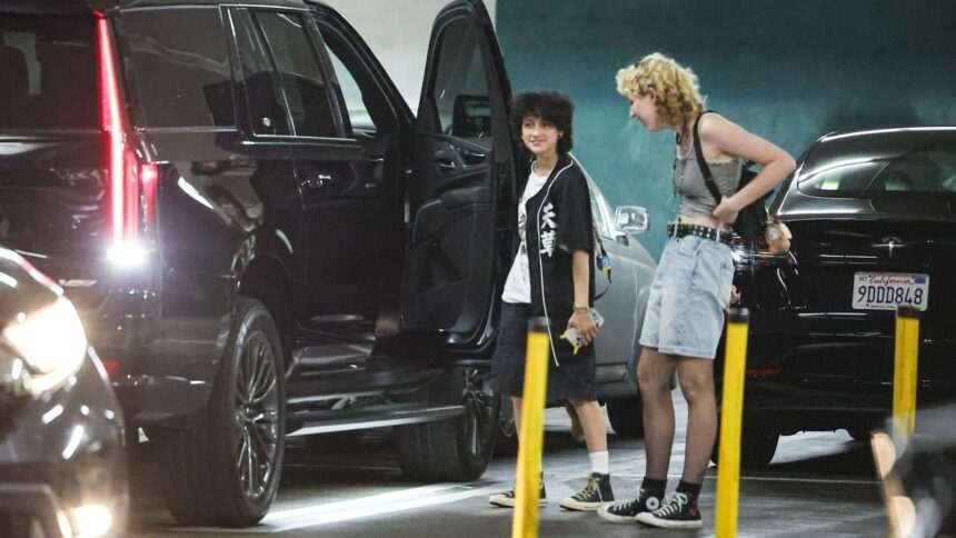 img-57 Fiica lui Jennifer Lopez surprinsă de paparazzi în Los Angeles