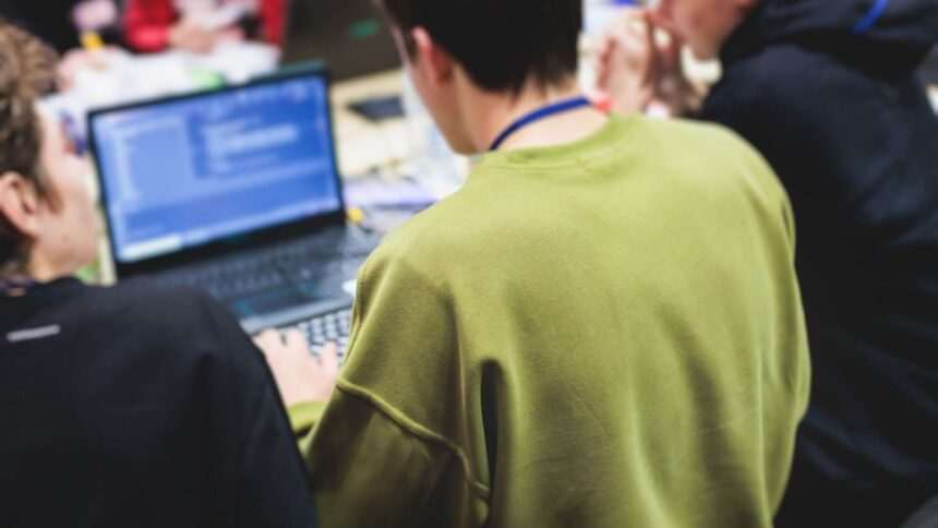 img-62 Elevii români câștigă locul I la Competiția Internațională de Robotică Maryland Tech Invitational