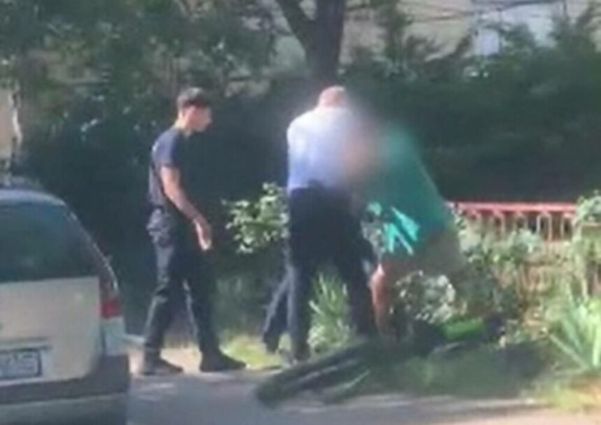 img-631 Scandalul bătrânului din Tecuci: traversare pe roșu cu bicicleta și confruntare cu polițiștii