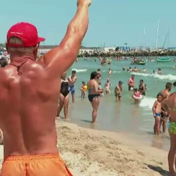 img-656 Tragedie în Eforie Nord: Un bărbat a murit înecat după ce a ignorat avertismentele salvamarilor