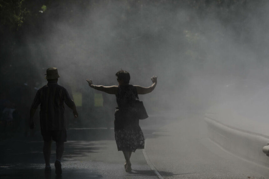 Bucureștenii în căutare de răcoare după o zi caniculară