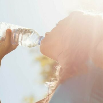 img-669 Primăria Capitalei distribuie mii de sticle cu apă în timpul caniculei