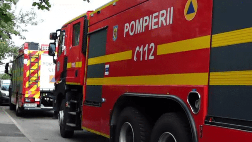 img Incendiu la un centru de bătrâni din Arad, de la un frigider supraîncălzit. Pompierii au intervenit prompt