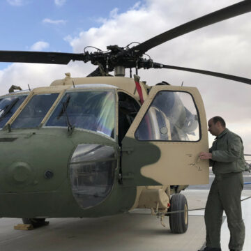 img-771 Intervenția elicopterului Black Hawk cu sistemul Bambi Bucket în satul Sluta din comuna Agăș