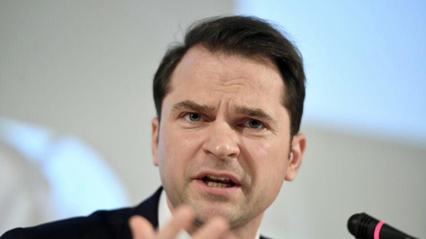 img-775 Ministrul Energiei: Fără riscuri majore de pene de curent din cauza caniculei