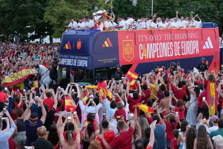 img-823 Naționala Spaniei sărbătorește titlul EURO 2024 pe străzile Madridului