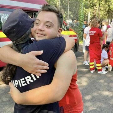 img-839 Îmbrățișări de la copiii cu dizabilități pentru pompierii din Botoșani