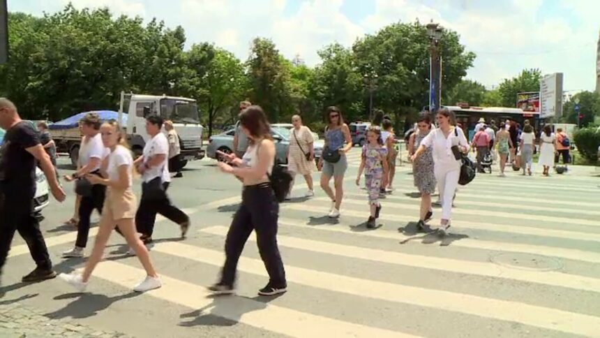 img Cum să te îmbraci în zilele caniculare: ținute în trend care te protejează de razele soarelui