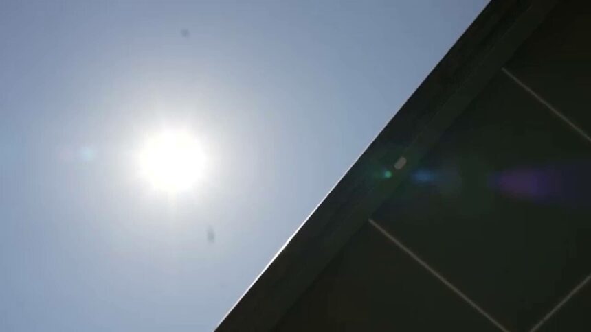 img Președintele a retrimis Parlamentului legea energiei. Românii cu fotovoltaice erau obligați să-și pună și baterii solare