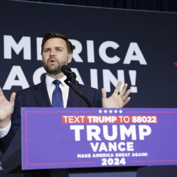 img J.D. Vance, vice-președintele lui Trump: Bunica mea care ținea în casă 19 pistoale era întruchiparea spiritului american