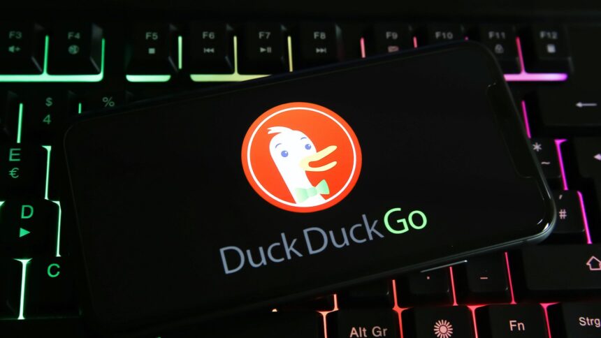 Interzicerea DuckDuckGo în Indonezia din cauza rezultatelor căutărilor de pornografie și jocuri de noroc