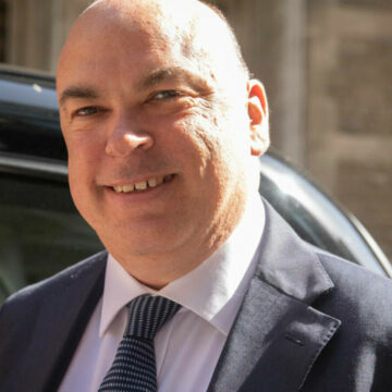 img Tragedie pe mare: Dispariția miliardarului Mike Lynch, supranumit „Bill Gates al Marii Britanii”