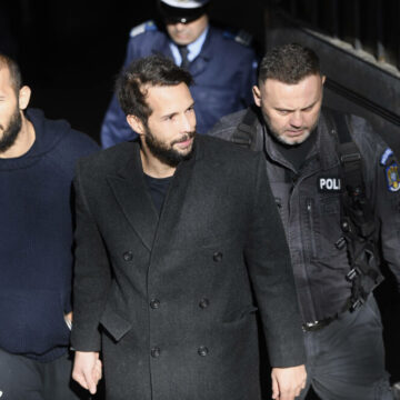 img Frații Tate, implicați într-un caz de trafic de persoane și spălare de bani