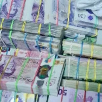 img Metoda prin care patronul unor case de amanet a ajuns să aibă sume uriașe de bani și zeci de mașini. S-a lăsat cu dosar penal