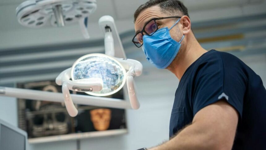 img Implant Dentar sau Punte Dentară? Care este cea mai bună opțiune pentru tine