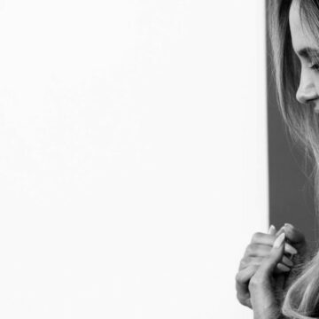 Angelina Jolie, emoționată până la lacrimi la Festivalul de Film de la Veneția