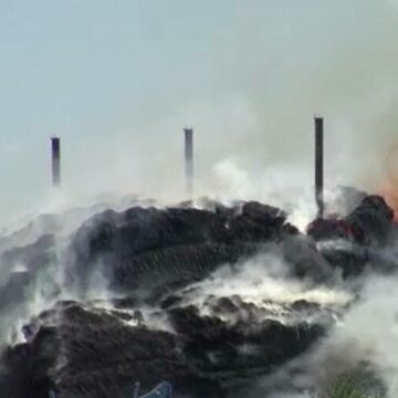 img Incendiu violent la o fermă din județul Bacău