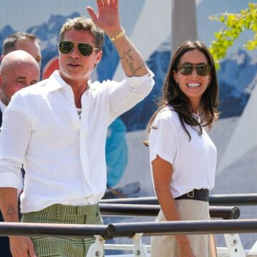 img Brad Pitt și Ines de Ramon, apariție elegantă la Veneția înainte de Festivalul de Film