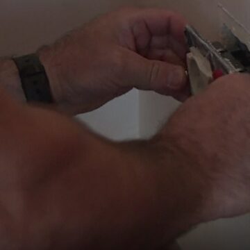 img Accident de muncă în judeţul Vaslui. Un bărbat de 24 de ani, electrician, a murit electrocutat