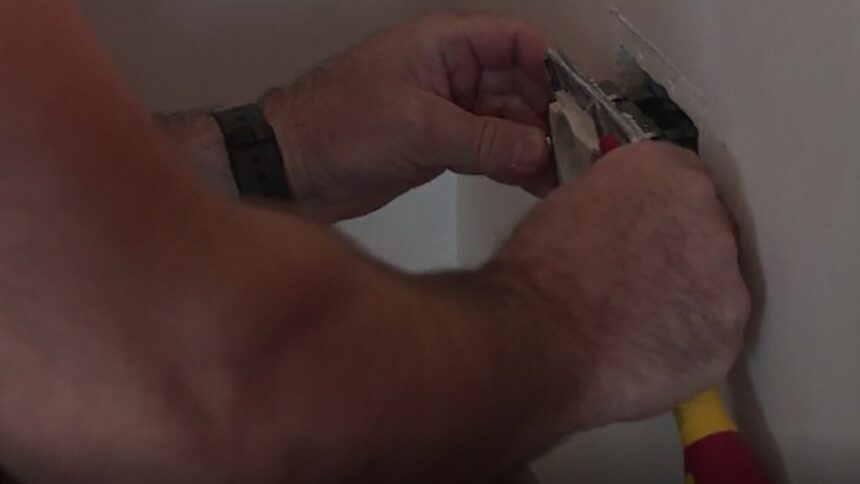 img Accident de muncă în judeţul Vaslui. Un bărbat de 24 de ani, electrician, a murit electrocutat