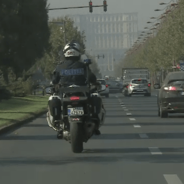 Accident rutier: Polițist de la rutieră pe motocicletă, accidentat în Bascov