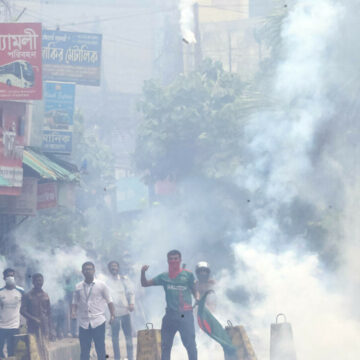img Manifestații antiguvernamentale violente în Bangladesh