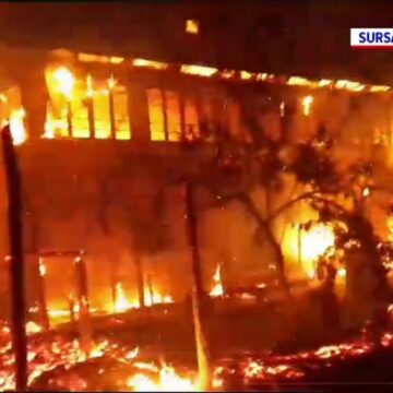 img Incendiu de vegetație în Vâlcea. Două case ardeau cu flăcări uriașe