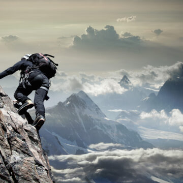 img Tragedie pe Mont-blanc: Un alpinist mort și patru răniți în urma căderii unui bloc de gheață