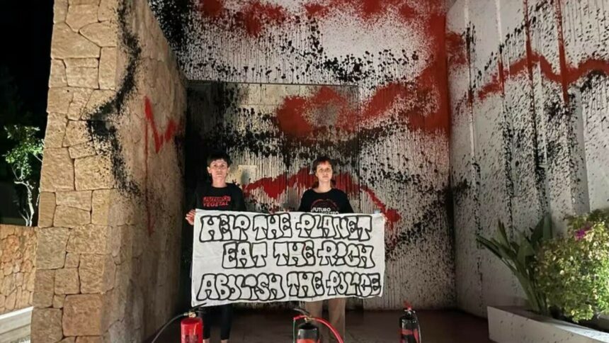 Vandalizarea vilei lui Messi din Ibiza de către activiști ecologiști