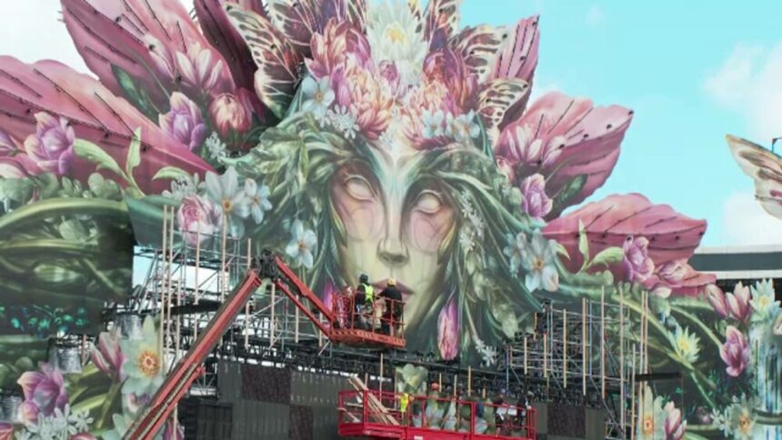 img Preparativele pentru festivalul Untold din Cluj-Napoca