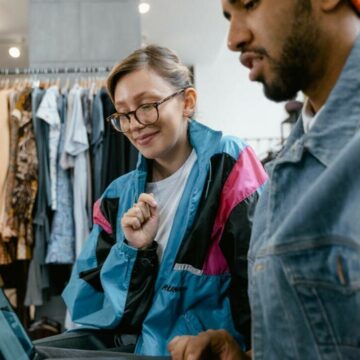 Top 10 piese esențiale pentru garderoba unui bărbat modern