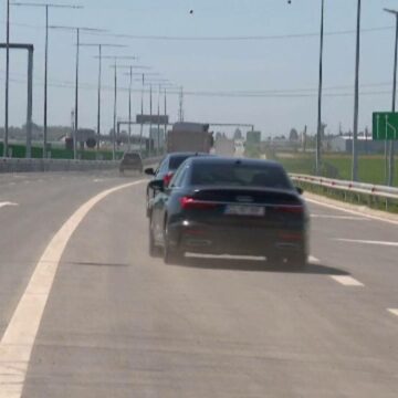 img Viteza excesivă a unui șofer la scurt timp după obținerea permisului de conducere