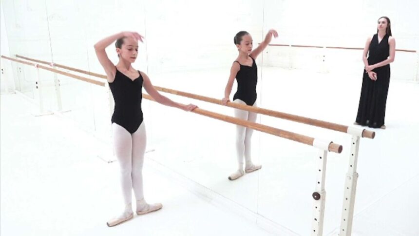 img Povestea impresionantă a unei balerine de 14 ani din Iași