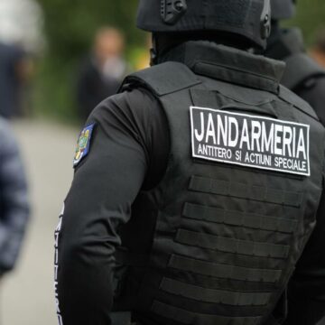 img Arest preventiv pentru patru persoane care obligau două minore să se prostitueze. Victimele aveau 16 și 17 ani