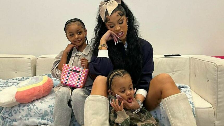 img Cardi B a anunțat că este însărcinată pentru a treia oară