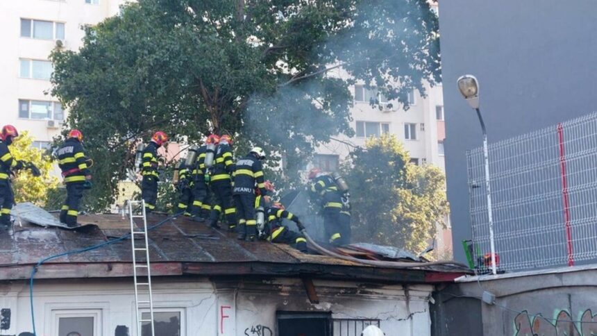Incendiu la o clădire din apropierea Spitalului Clinic de Urgenţă Bucureşti