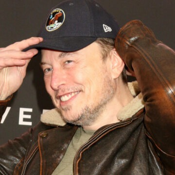 img Transformarea lui Elon Musk: De la vizionar caritabil la „eroul fasciștilor”