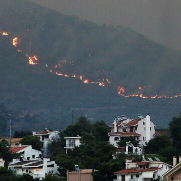 Grecia cere ajutor european pentru incendiul care amenință Atena