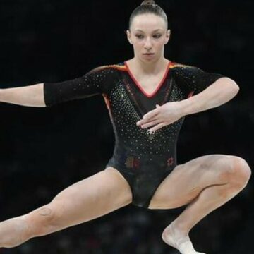 img Ceremonia de înmânare a medaliei de bronz pentru Ana Maria Bărbosu la COSR