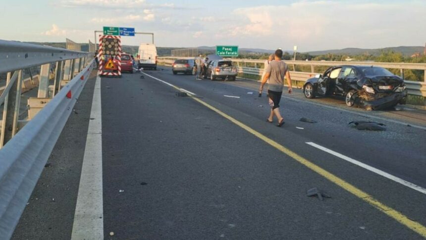img Accident rutier cu șase autovehicule pe autostrada A1, provocat de un șofer de 21 de ani