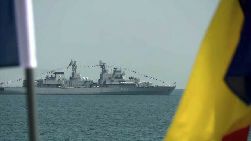 img Ziua Marinei, sărbătorită cu onoruri militare pe faleza Cazinoului din Constanța