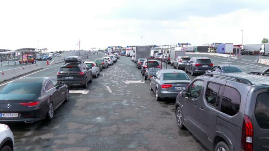 Recomandările MAE pentru românii care călătoresc în minivacanța de Sfânta Maria