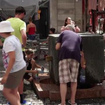 img Canicula face prăpăd și în luna august