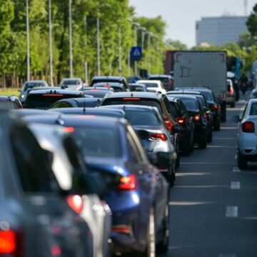 img Toyota renunță la mașinile alimentate doar cu benzină în favoarea hibrizilor