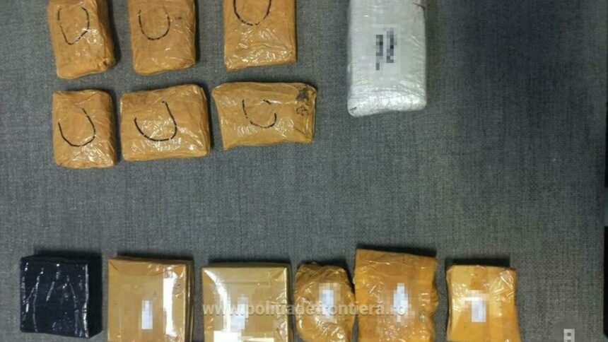 img Incercare de contrabanda: Cetatean turc prins cu peste un kilogram de bijuterii din aur in Romania