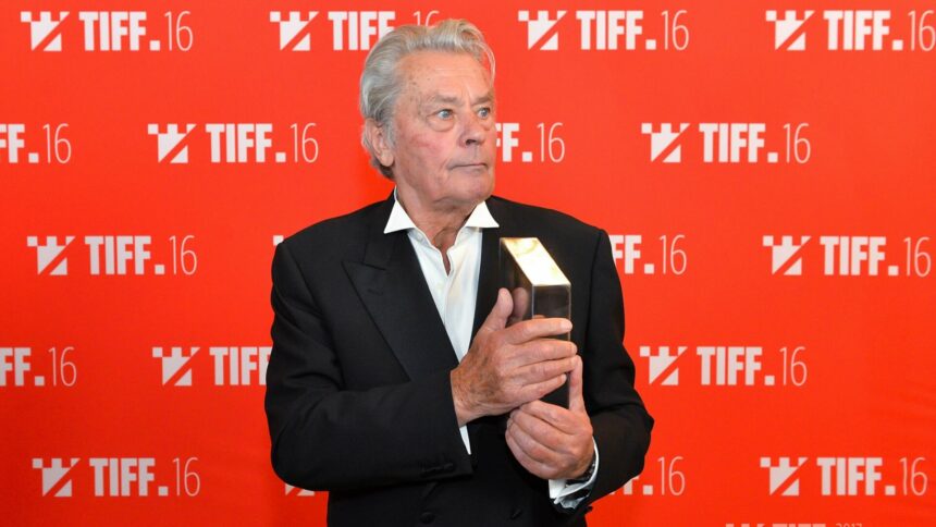 img Alain Delon – Legendarul actor francez care a marcat cinematografia mondială