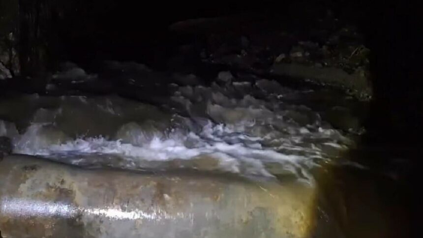 img Avertismentul salvamontiștilor: Drumul spre Stâna lui Burnei către cel mai înalt vârf din România este rupt