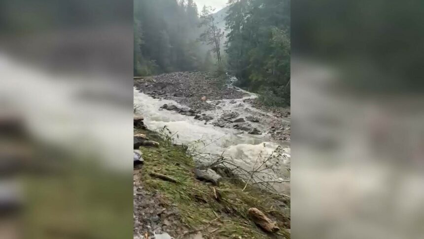 img Intervenție de urgență în Masivul Făgăraș: Persoane salvate după ruperea drumului spre Vârful Moldoveanu