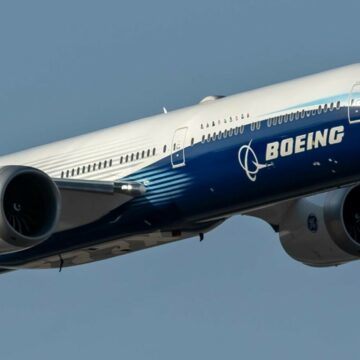 Boeing trimite zeci de mii de angajați în concedii fără plată după greva de la fabricile din Seattle