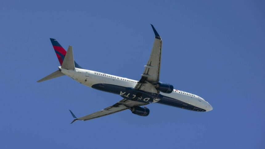 img Incidentul de pe zborul Delta Air Lines: Pasagerii au început să sângereze din gură și din urechi